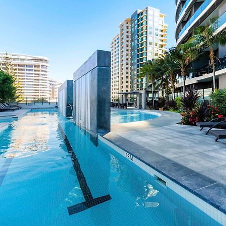 Oracle Beachfront Apartments Broadbeach Gold Coast Exterior photo