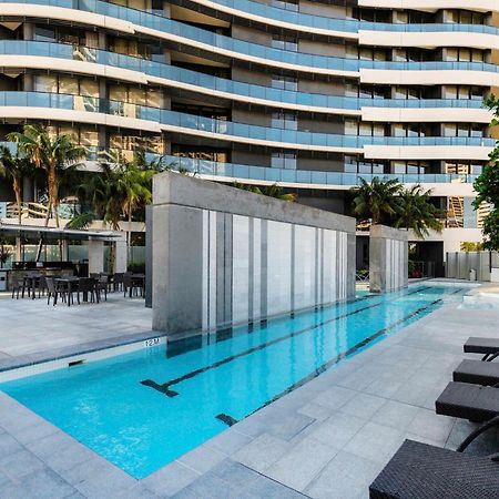 Oracle Beachfront Apartments Broadbeach Gold Coast Exterior photo