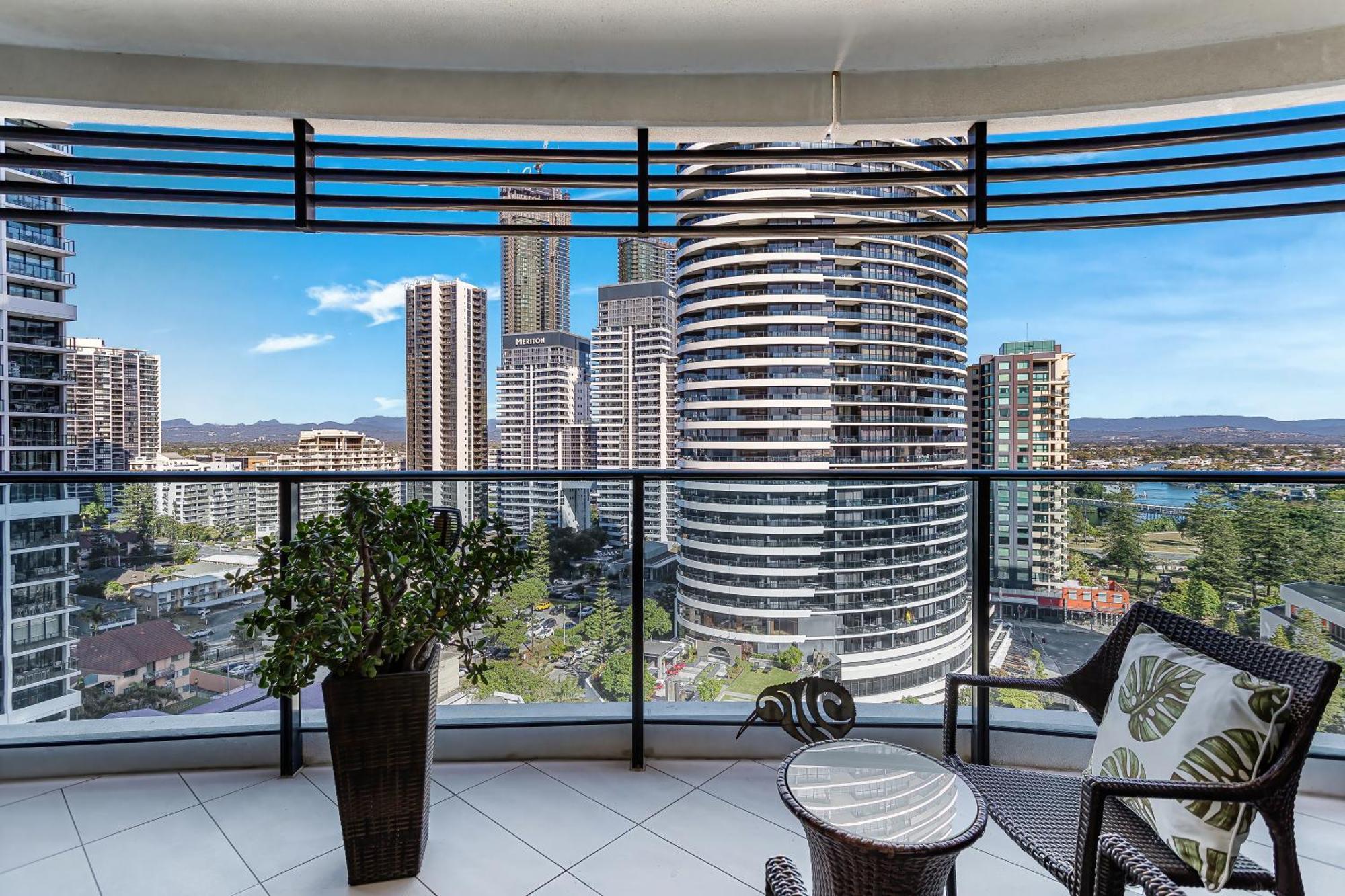 Oracle Beachfront Apartments Broadbeach Gold Coast Exterior photo