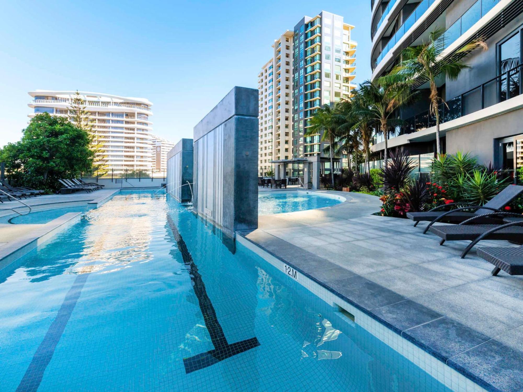 Oracle Beachfront Apartments Broadbeach Gold Coast Exterior photo