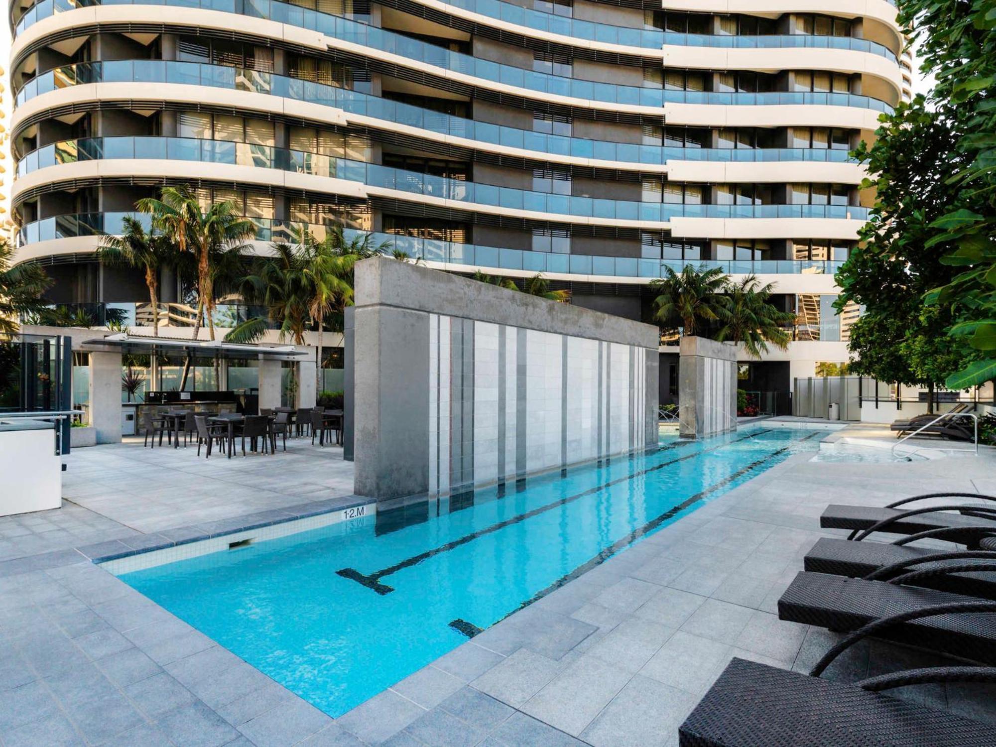 Oracle Beachfront Apartments Broadbeach Gold Coast Exterior photo